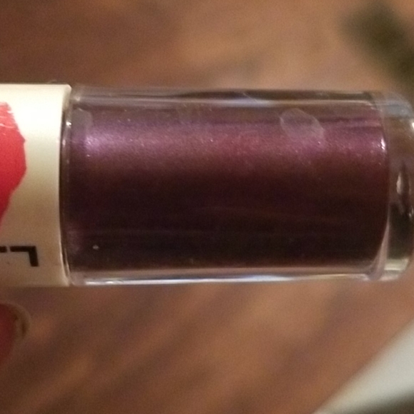 La color lip gloss new not opened shiny purple col - Picture 3 of 3